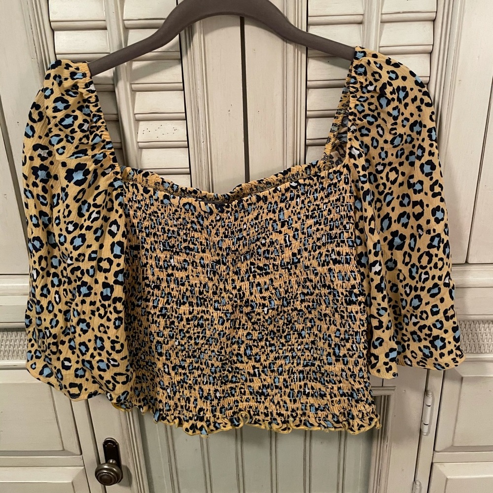 Juniper Blu Leopard Crop Top, NWT, medium - Picture 1 of 3